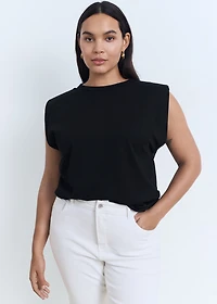Short-sleeved t-shirt with shoulder pads