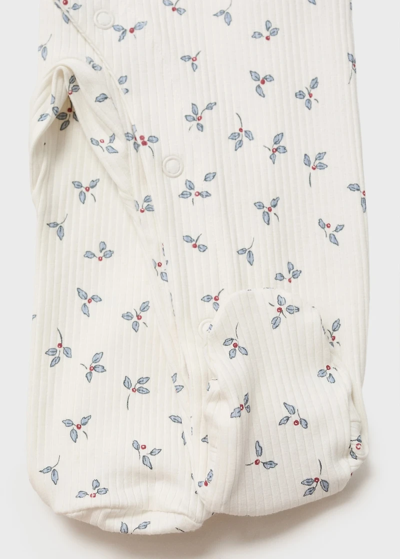 Pajamas with flowers and baby neck