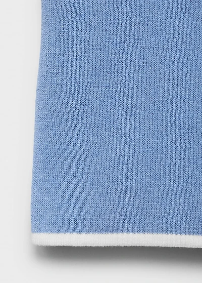 Knitted top with contrasting trim