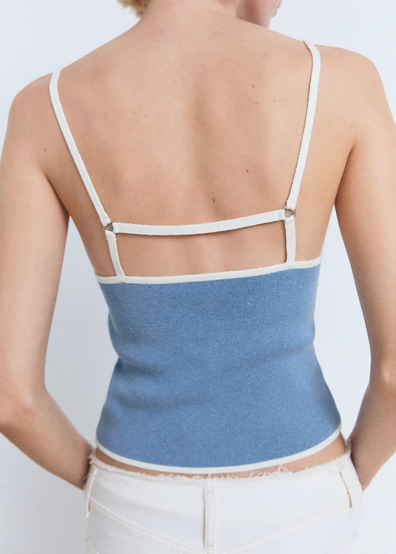 Knitted top with contrasting trim