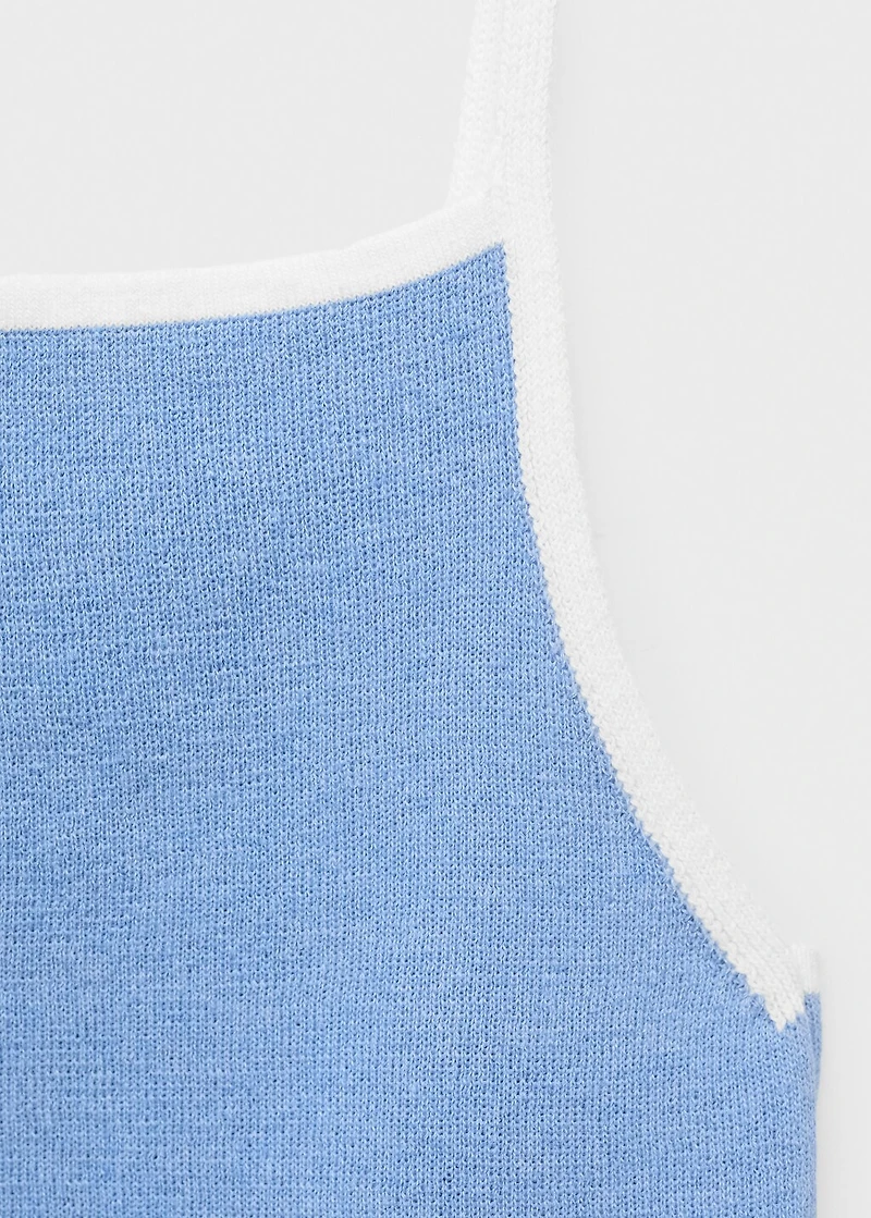 Knitted top with contrasting trim