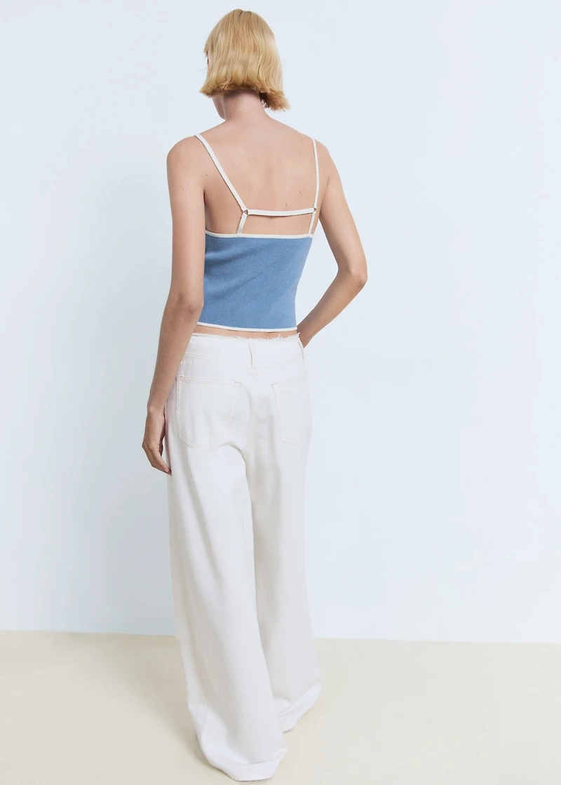 Knitted top with contrasting trim