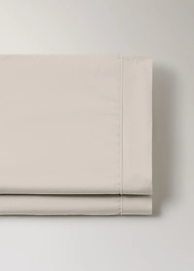 500-thread count cotton percale top sheet with rounded piping detail for 150/160cm bed