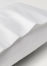 Two 500-thread count cotton percale pillowcases with rounded piping detail 50x75 cm