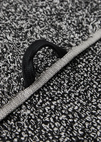 Cotton-blend two-tone guest towel