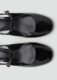 Patent leather block-heel shoes