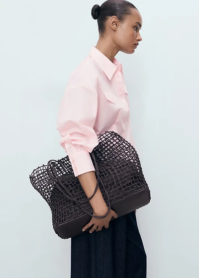 Shirt with pleats and pockets