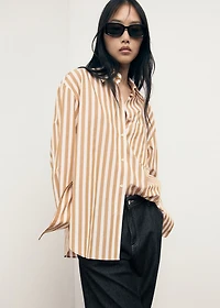 Wide-leg pleated jeans