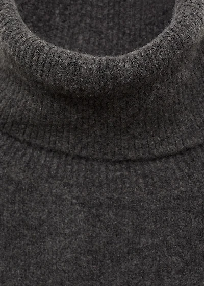 Turtleneck knit sweater