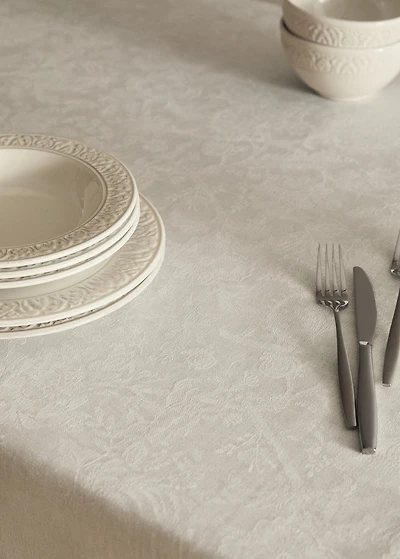 Linen-jacquard floral lace tablecloth for 6 to 8 diners