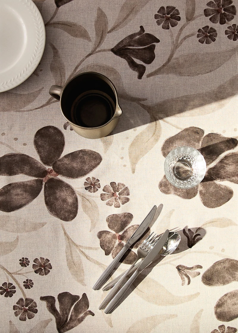 Cotton linen floral-print tablecloth for 6 to 8 diners