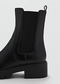 Track sole Chelsea boots