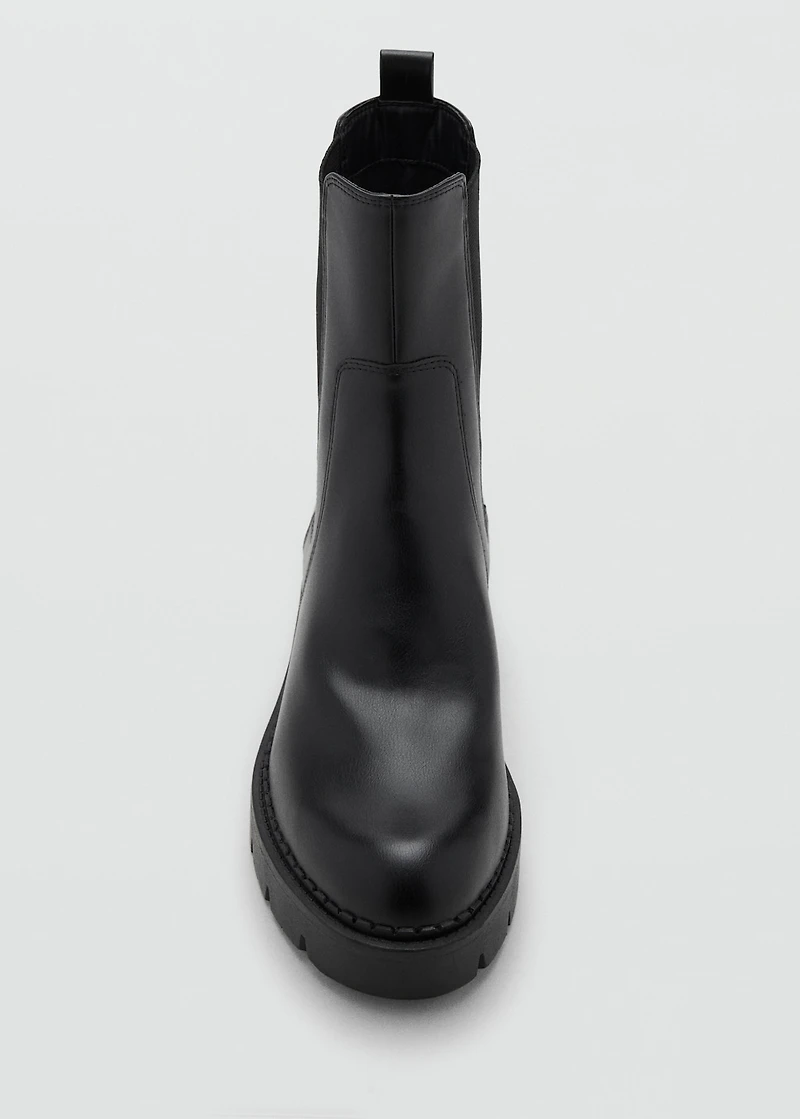 Track sole Chelsea boots