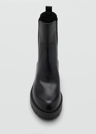 Track sole Chelsea boots