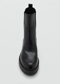 Track sole Chelsea boots