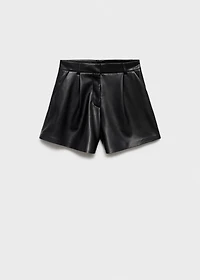 Skin-effect pleated shorts