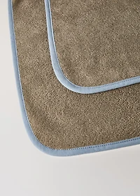 Children's bath towel with contrasting trim