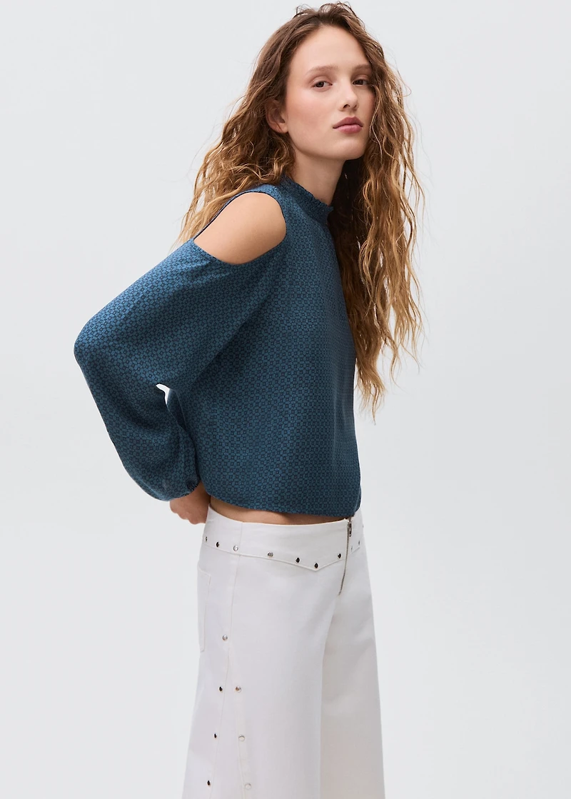 Printed blouse with cut-out