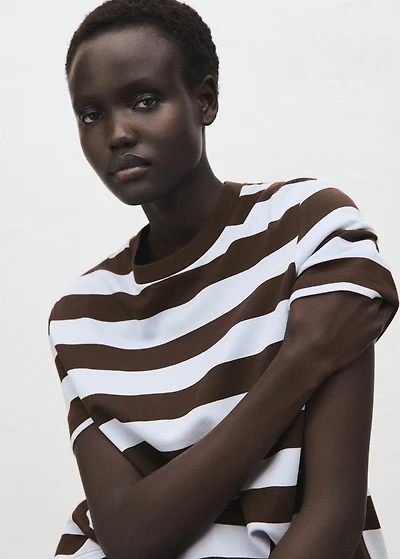 Striped short-sleeved t-shirt