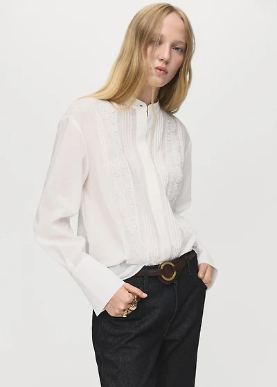 Blouse with lace trim details