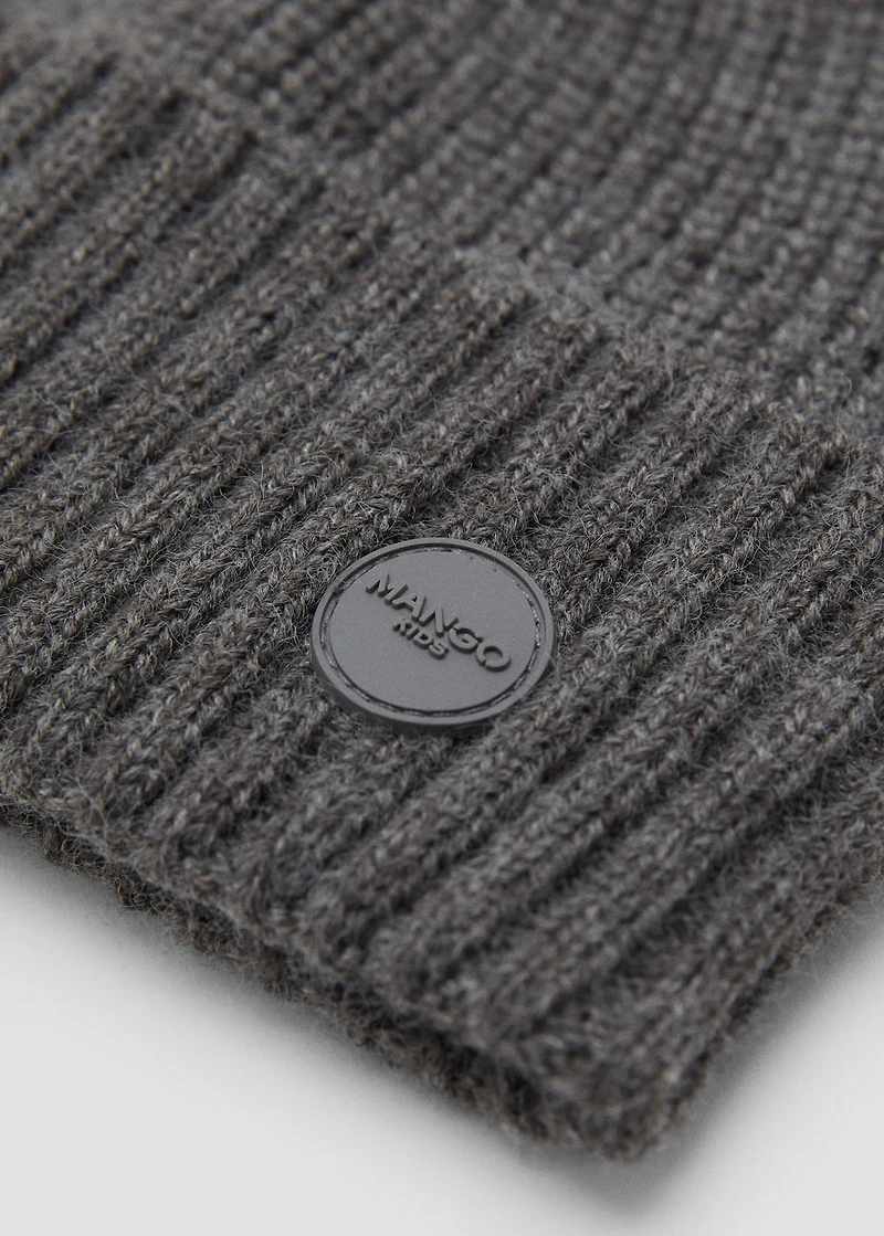 Knitted hat with turn-up