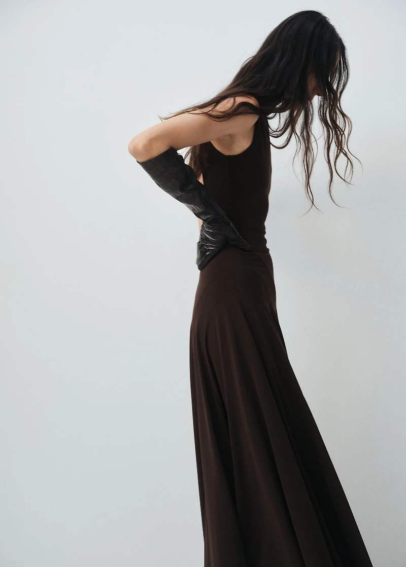 Godet dress with back opening