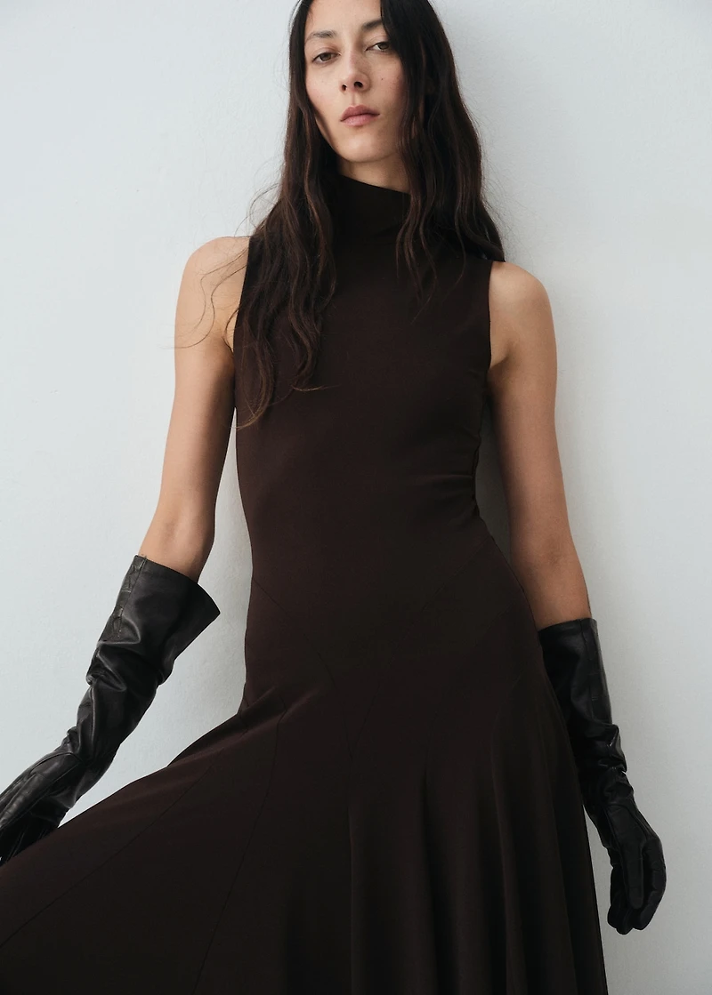 Godet dress with back opening