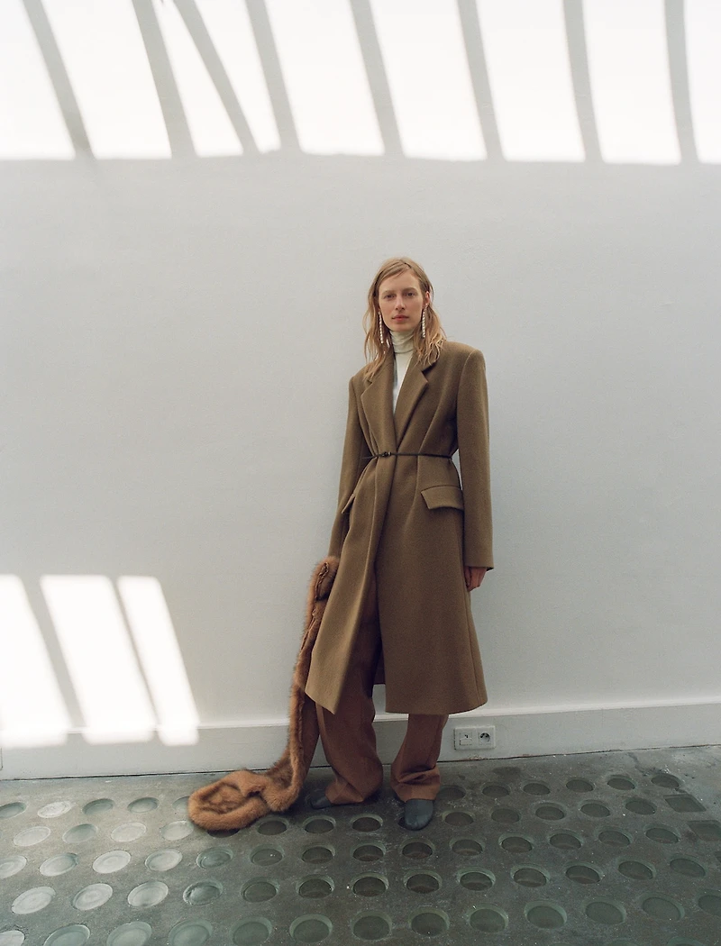 Wool coat with lapels