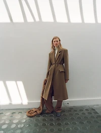 Wool coat with lapels