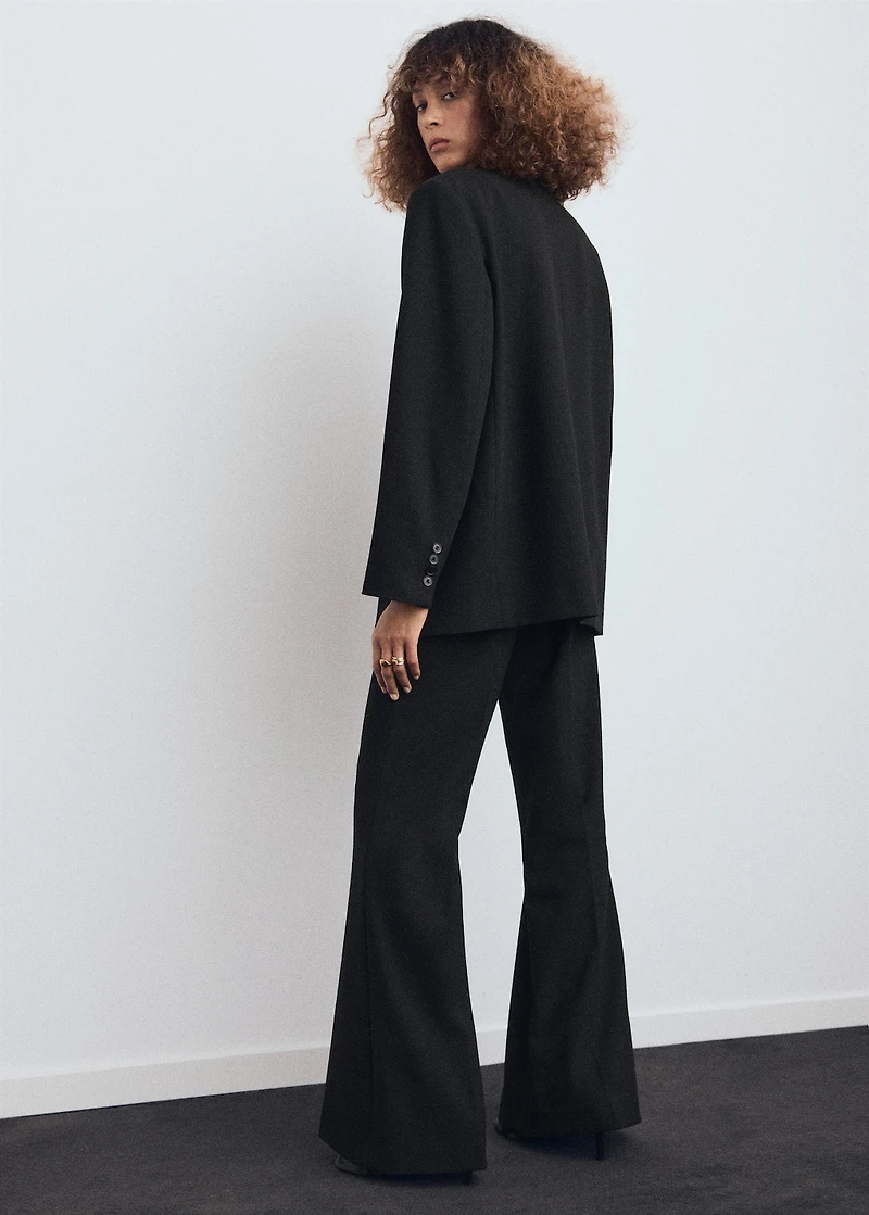 Suit blazer with flap pockets