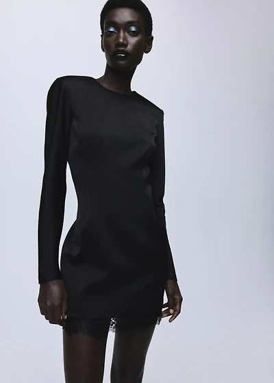 Open-back dress with lace trim hem