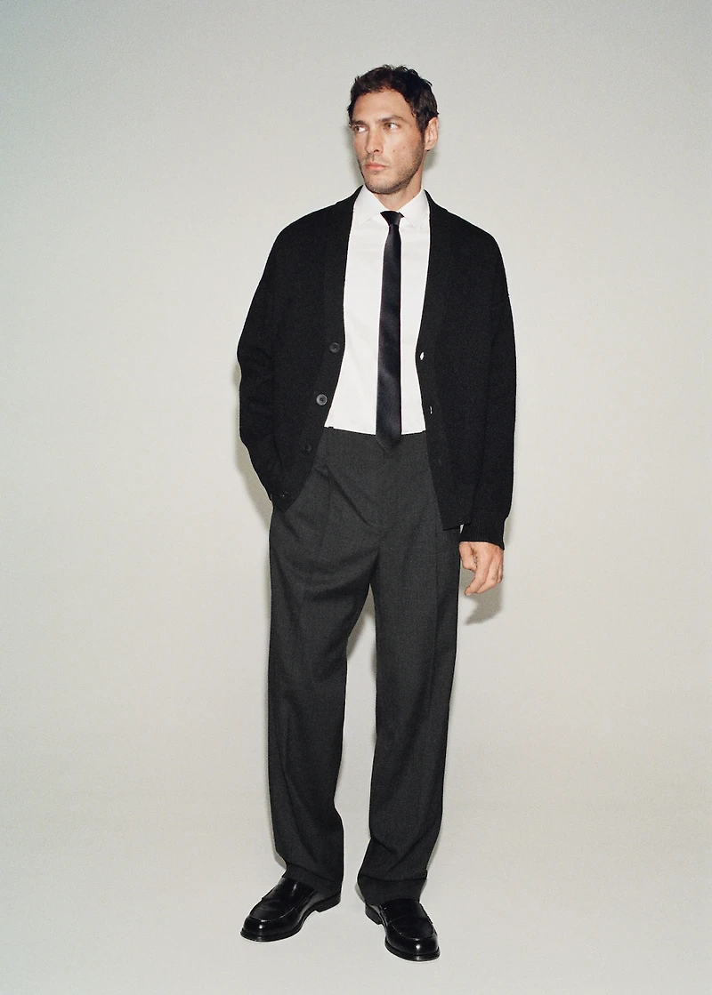 Relaxed-fit pleated pants