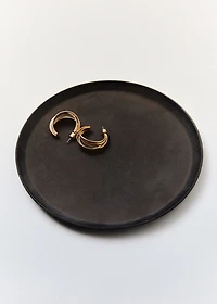 Intertwined hoop earrings