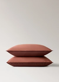 Two 200-thread count percale cotton pillowcases with contrasting overlock 60x60 cm