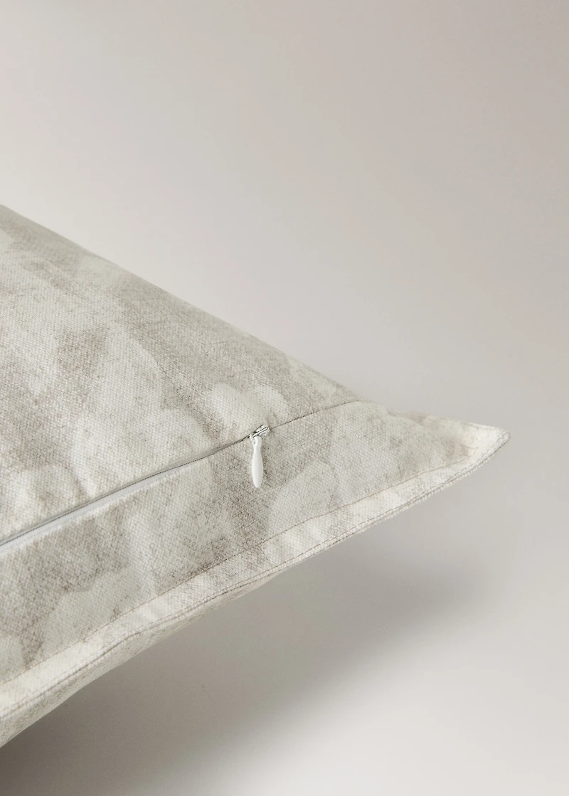 Houndstooth-print cushion cover