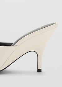 Leather heeled sandal with crossed straps