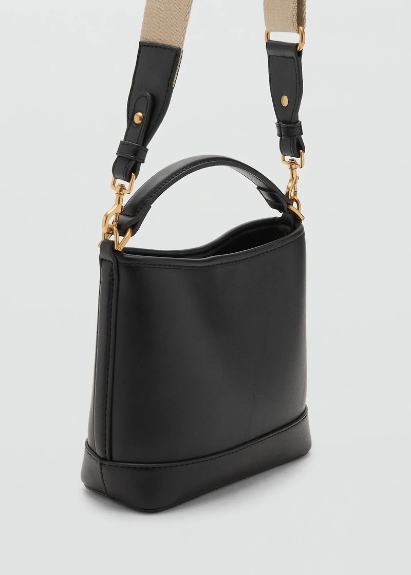 Small bucket bag