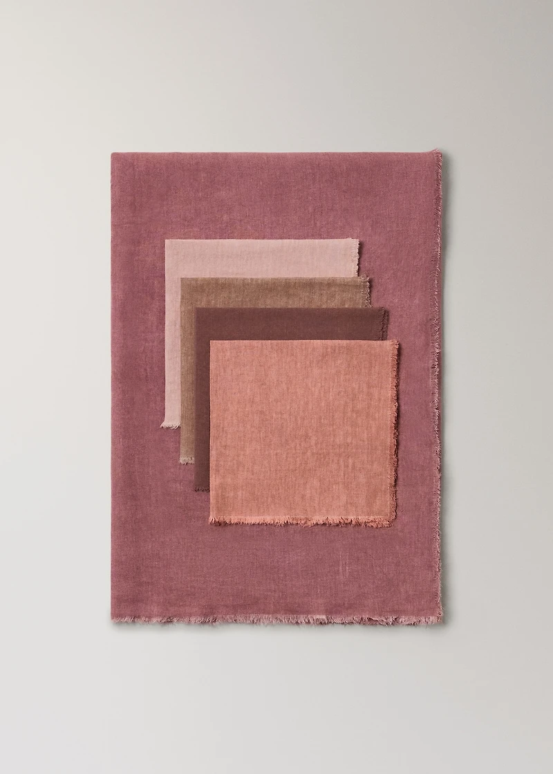 Linen tablecloth with frayed trim for 6 to 8 diners