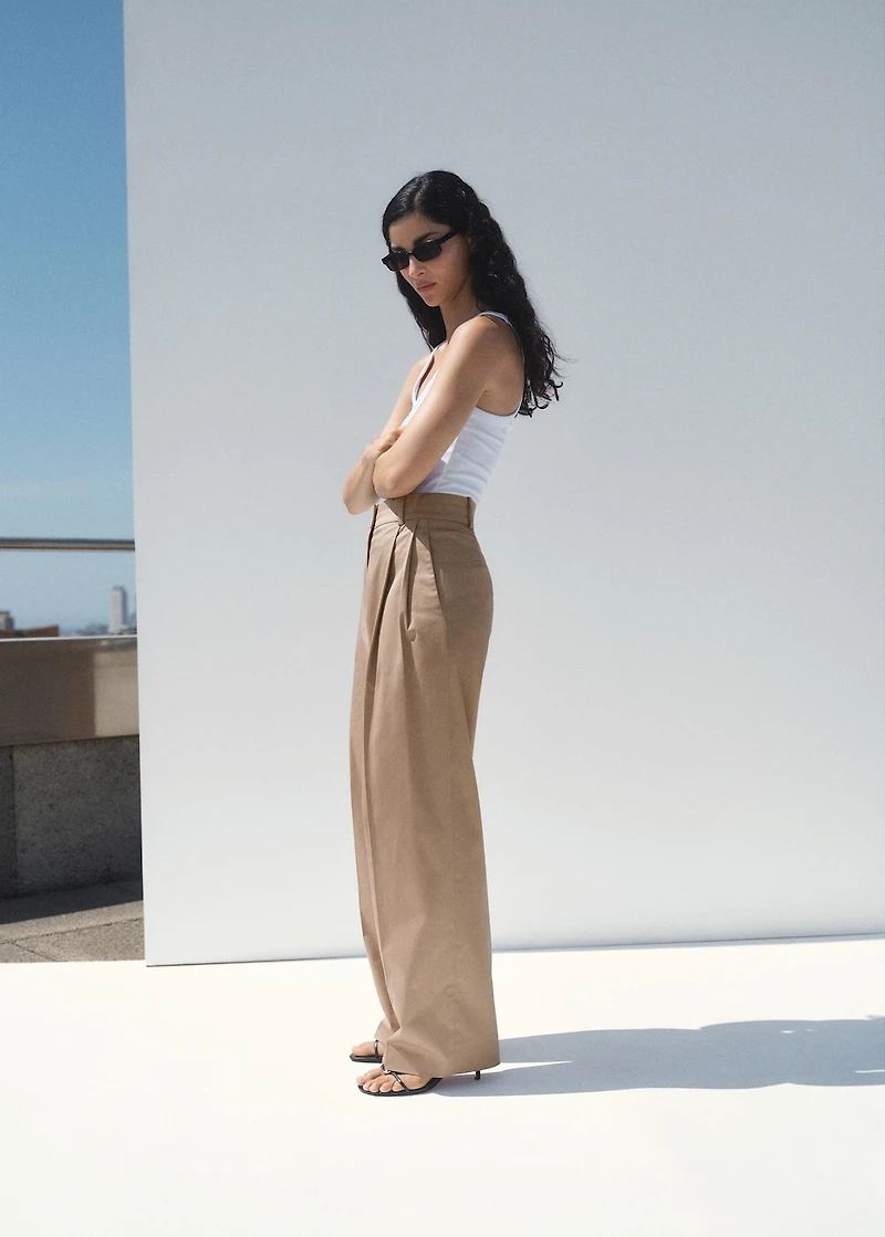 Straight cotton pants with pleats