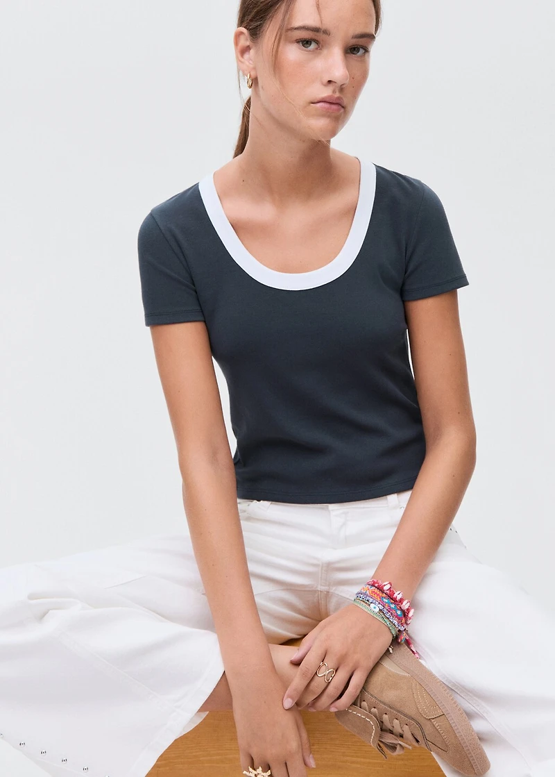 Contrasting collar cotton t-shirt