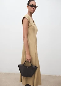 V-neck dress with stitching