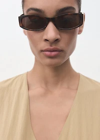 V-neck dress with stitching