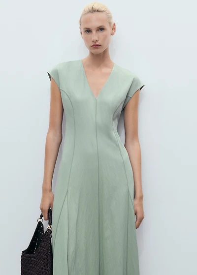 V-neck dress with stitching