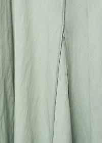 V-neck dress with stitching