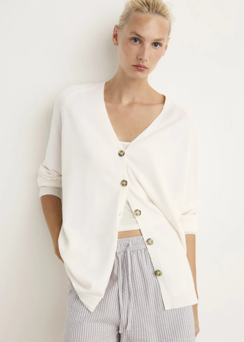 Buttoned wool cardigan