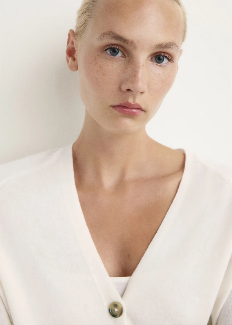 Buttoned wool cardigan