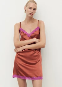 Silk nightdress with lace contrasting color