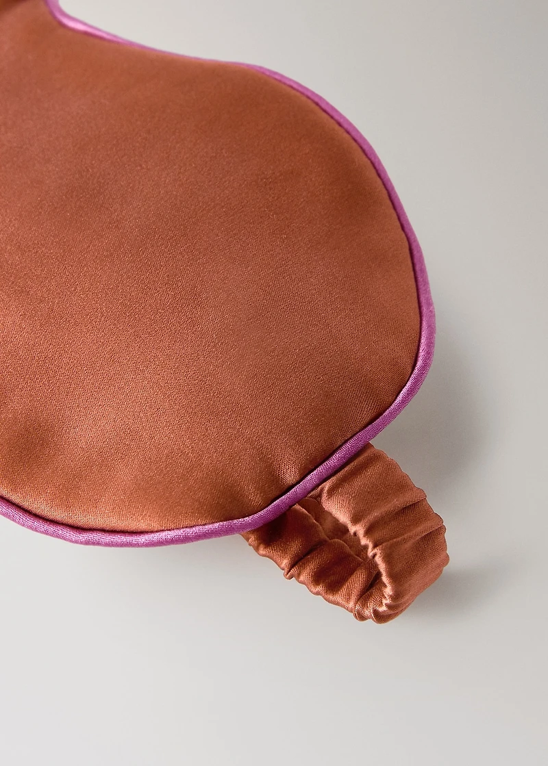 Silk mask with contrast piping