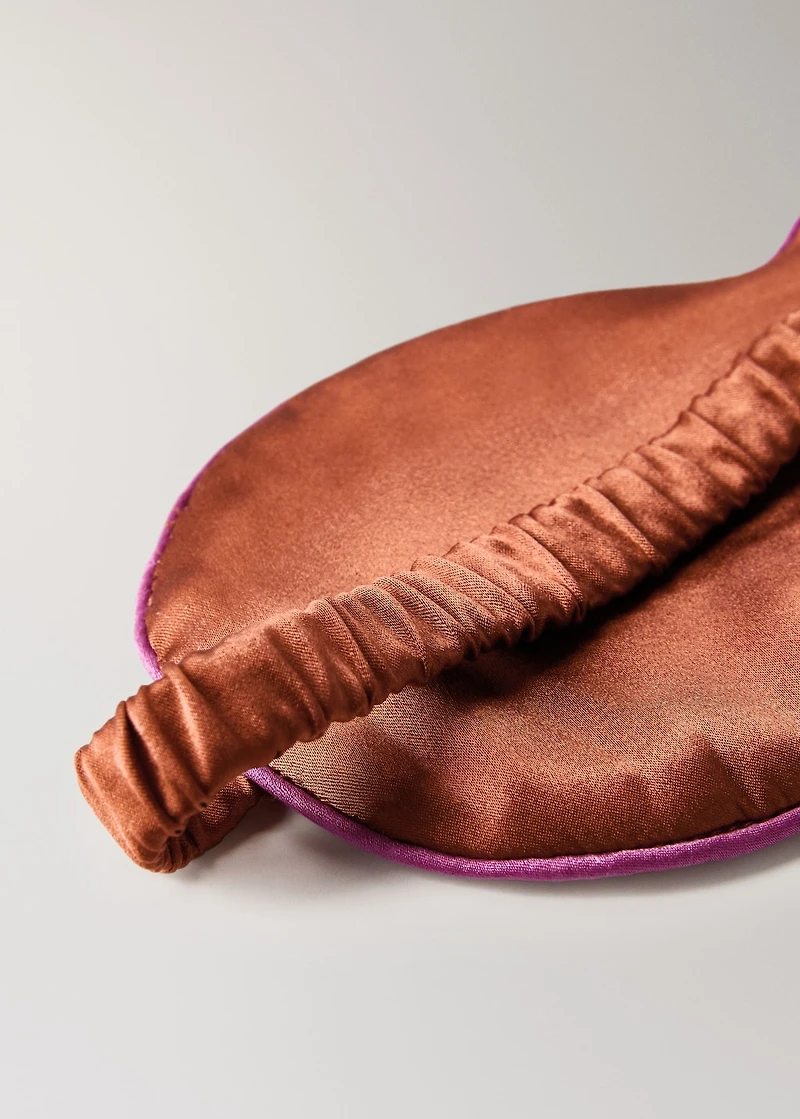 Silk mask with contrast piping