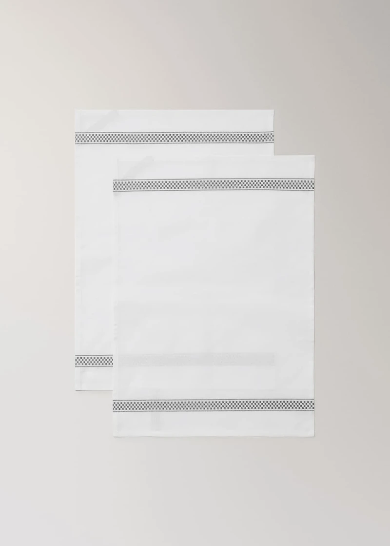 Cotton kitchen towels with details